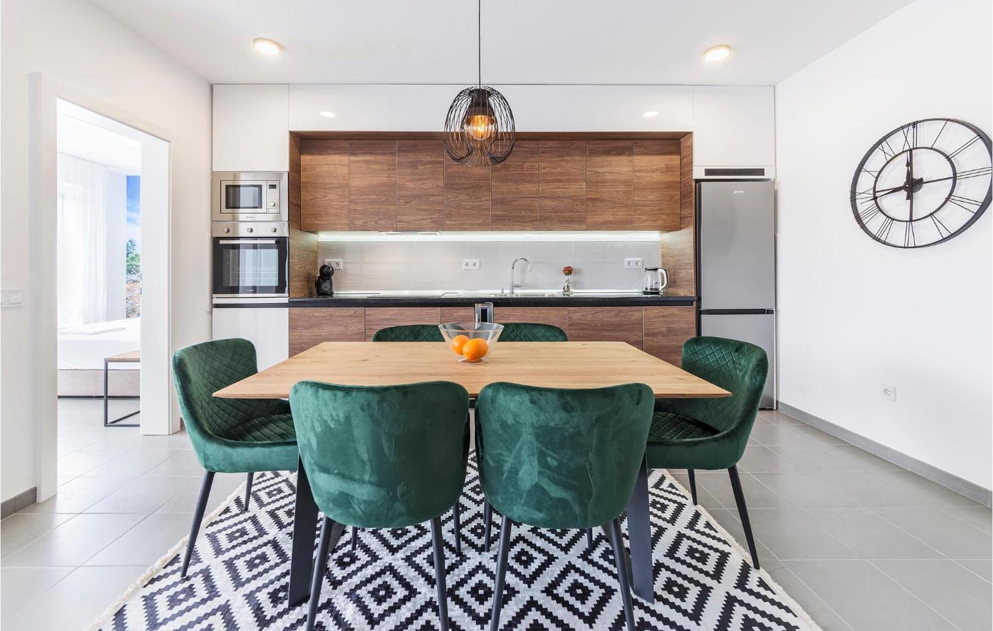 Amazing Apartment In Premantura With Kitchen Екстериор снимка